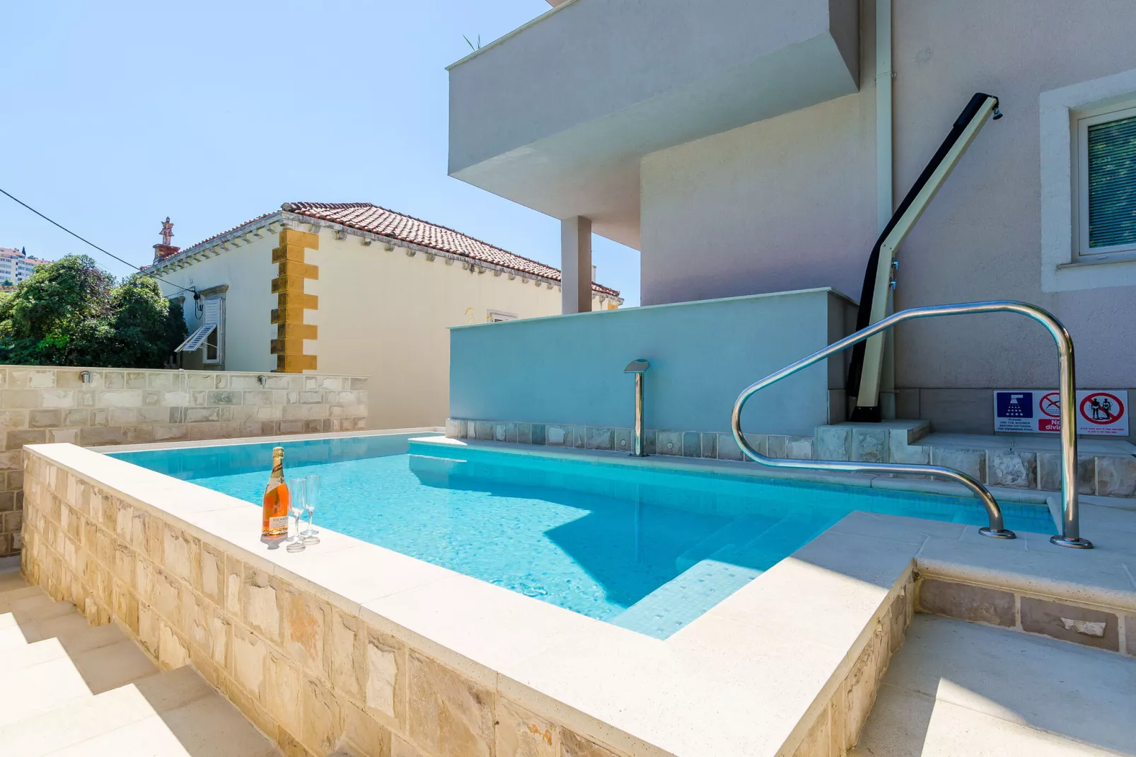 Apartments Aura - Comfort Studio Apartment a with shared swimming pool-Zwembad