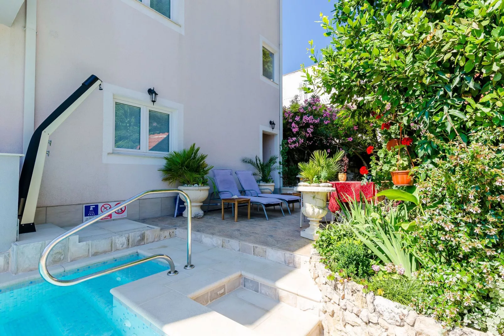 Apartments Aura - Comfort Studio Apartment a with shared swimming pool-Terras