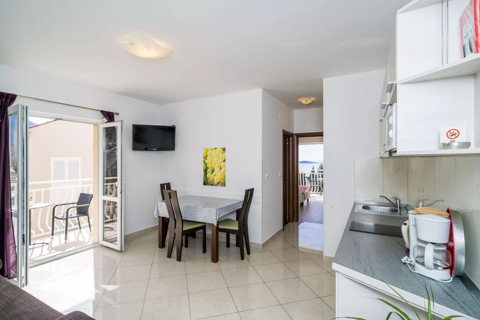 Villa Samba -  Luxury One-Bedroom Apartment with Balcony and Sea View-Keuken