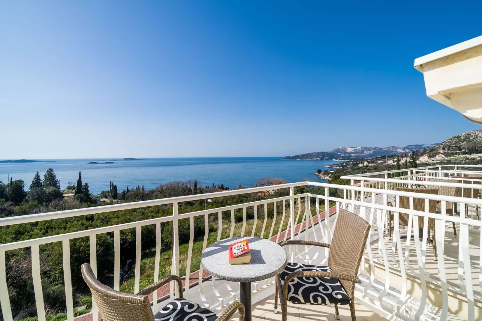 Villa Samba -  Luxury One-Bedroom Apartment with Balcony and Sea View-Terrasbalkon