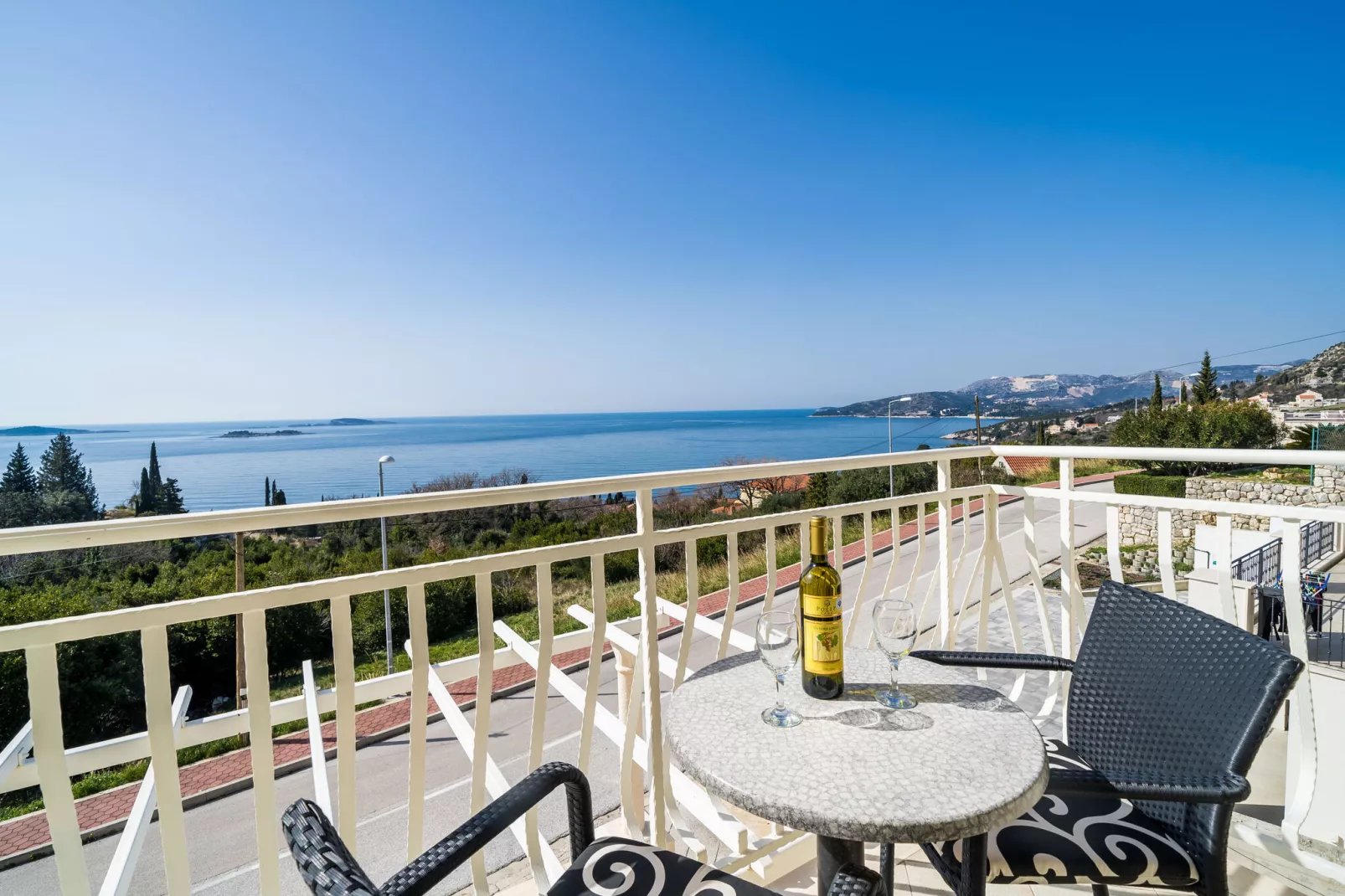 Villa Samba - Standard One-Bedroom Apartment with Balcony and Sea View