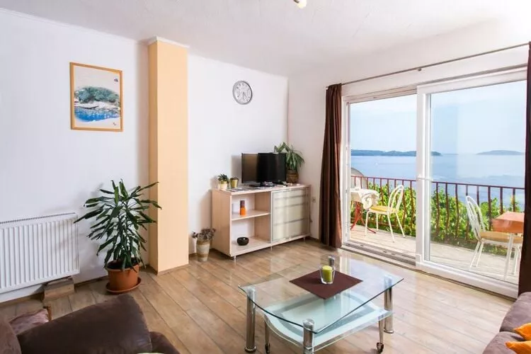 Guest House Fontana - Two Bedroom Apartment with Balcony and Sea View