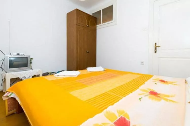 Rooms Kisic - Double Room with Private External Bathroom-Slaapkamer