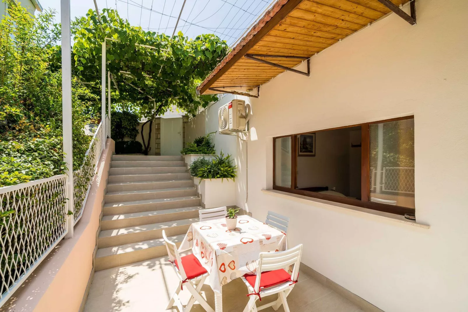 Guest House Vulic - One-Bedroom Apartment-Terras