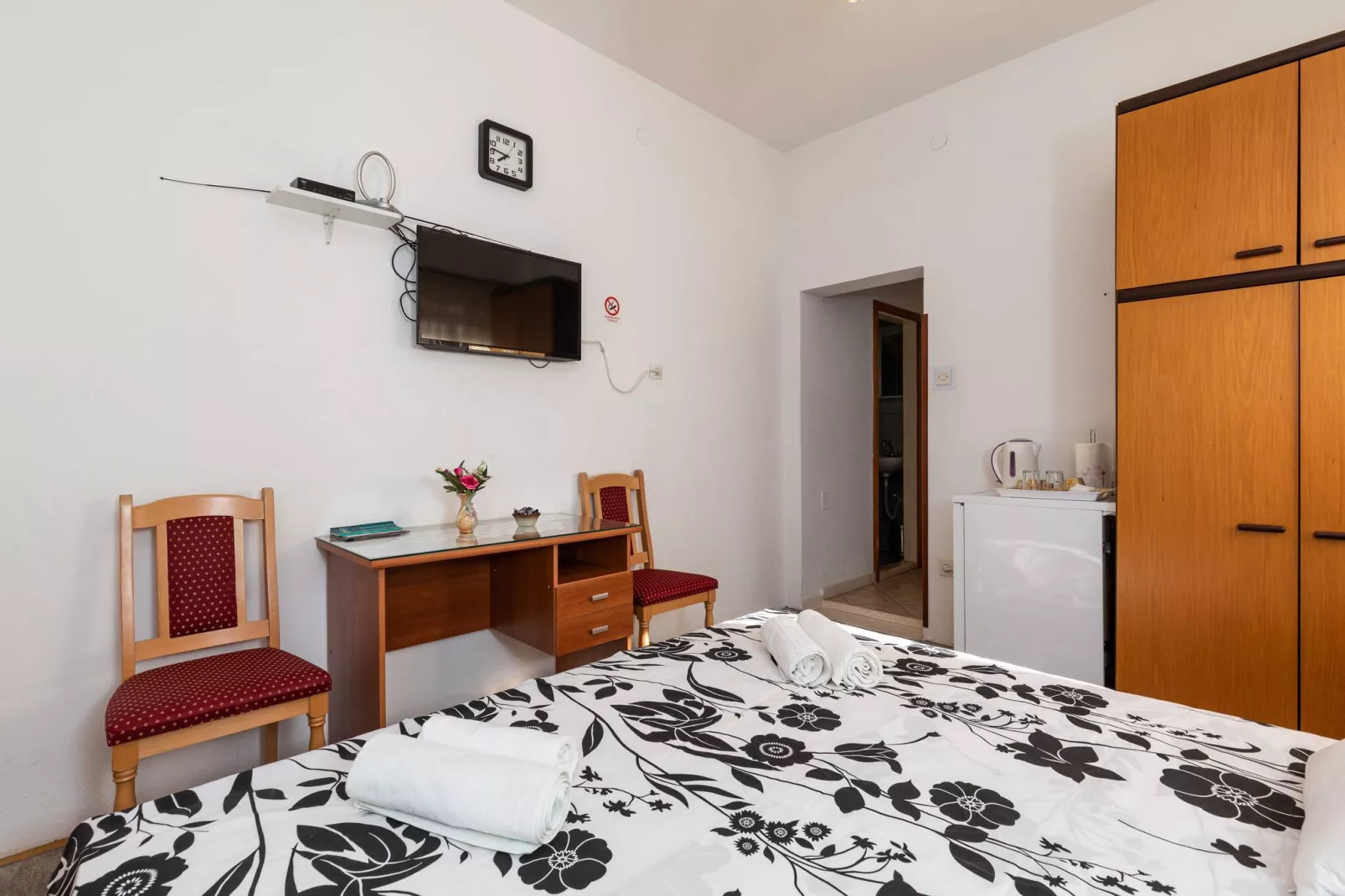 Guest House Cesic - Double Room No1-Binnen