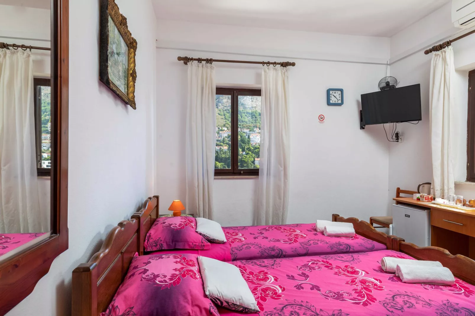 Guest House Cesic - Double Room No4-Binnen