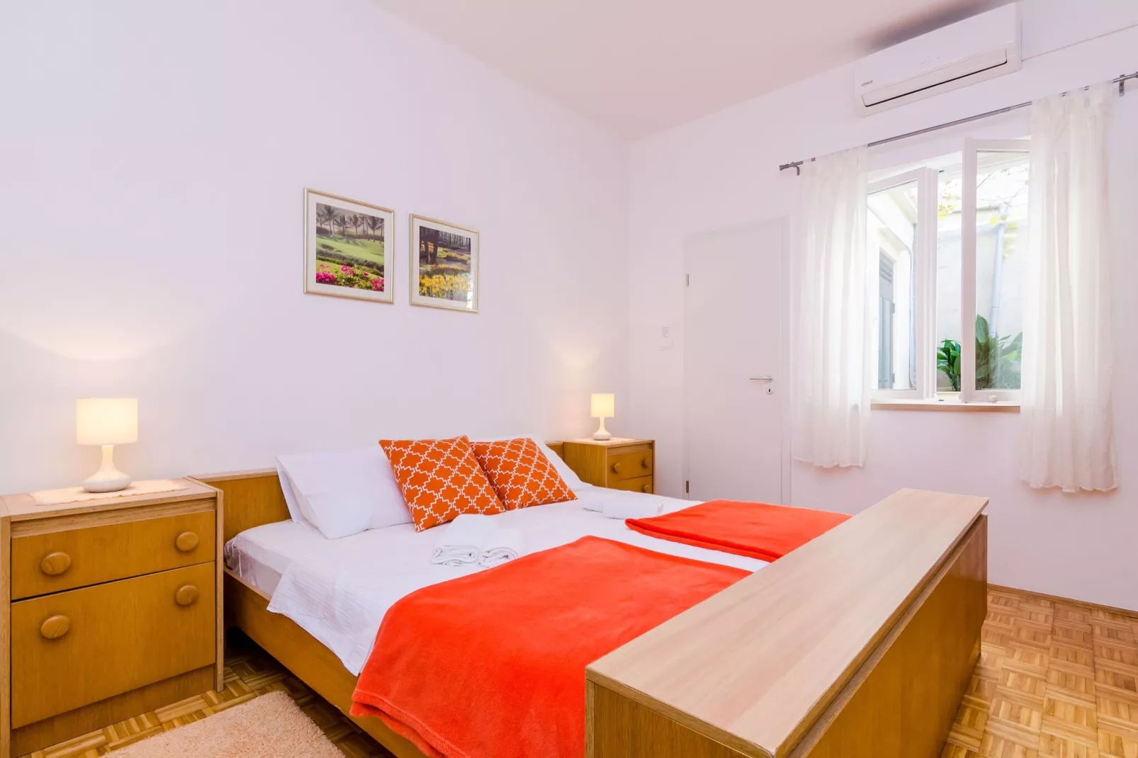 Rooms Batina- Standard Double Room-2-Binnen