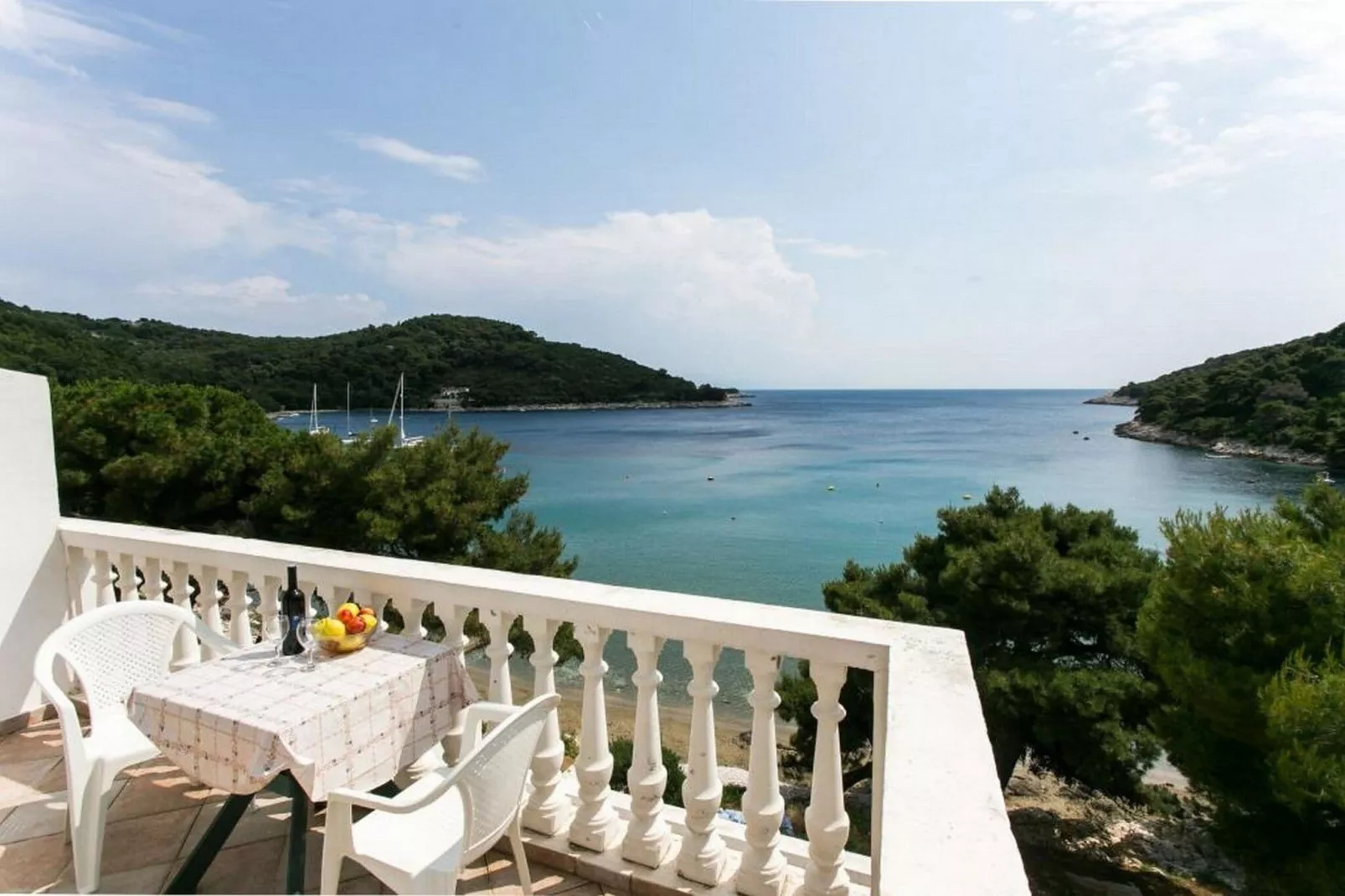 Apartments Franka Saplunara-One-Bedroom Apartment with Terrace and Sea View No1