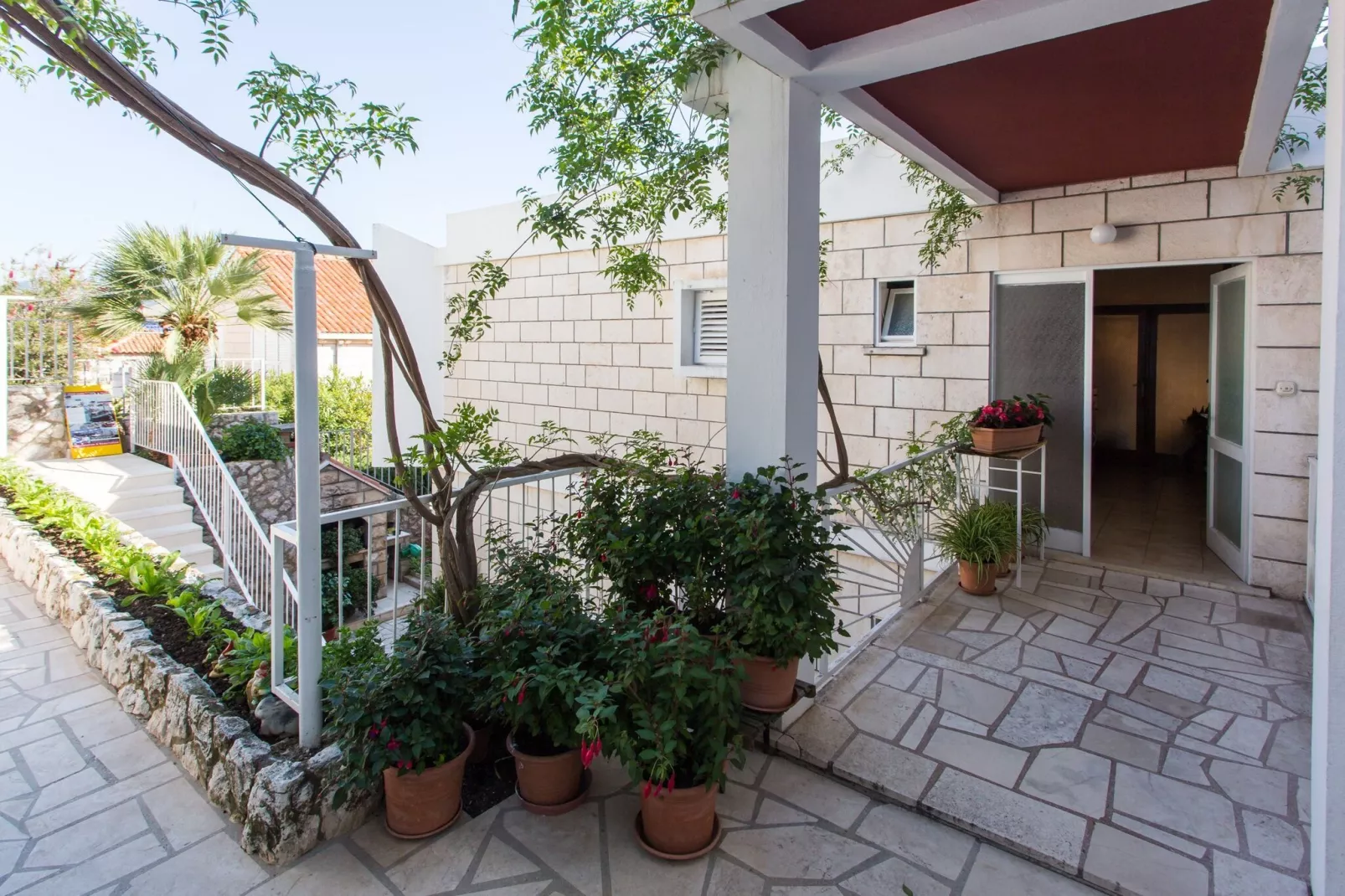 Guest House Ljubica - Double Room with External Bathroom -1-Terras