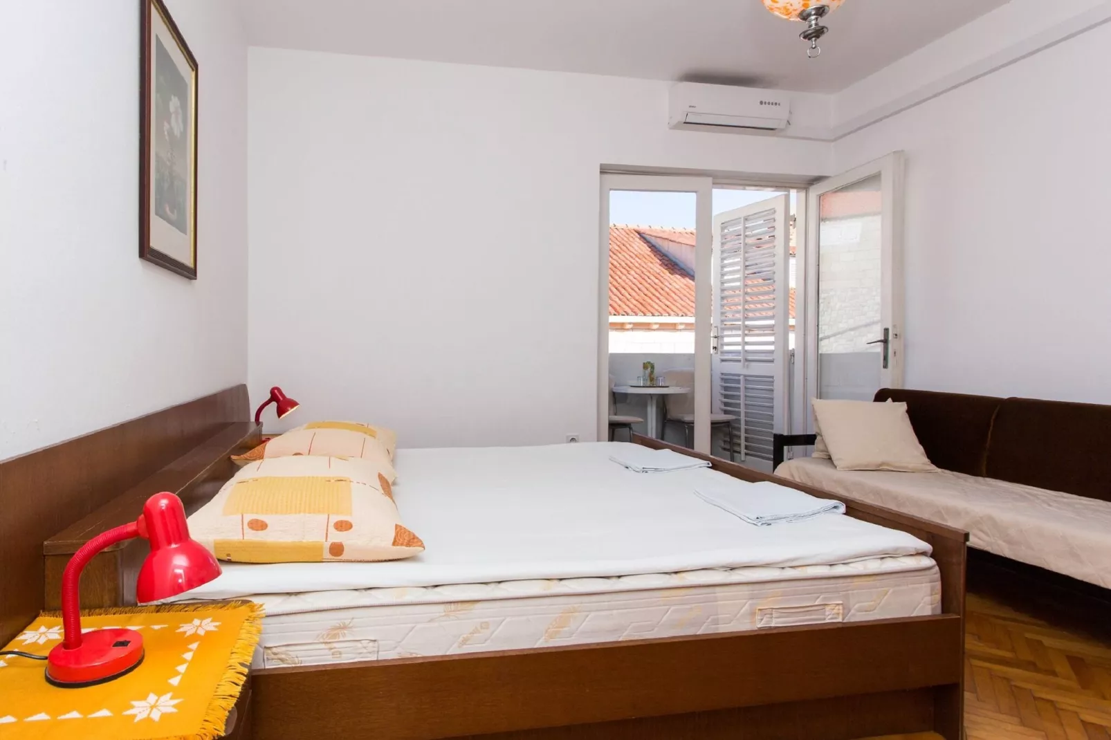 Guest House Ljubica - Double Room with Private Bathroom-2-Slaapkamer