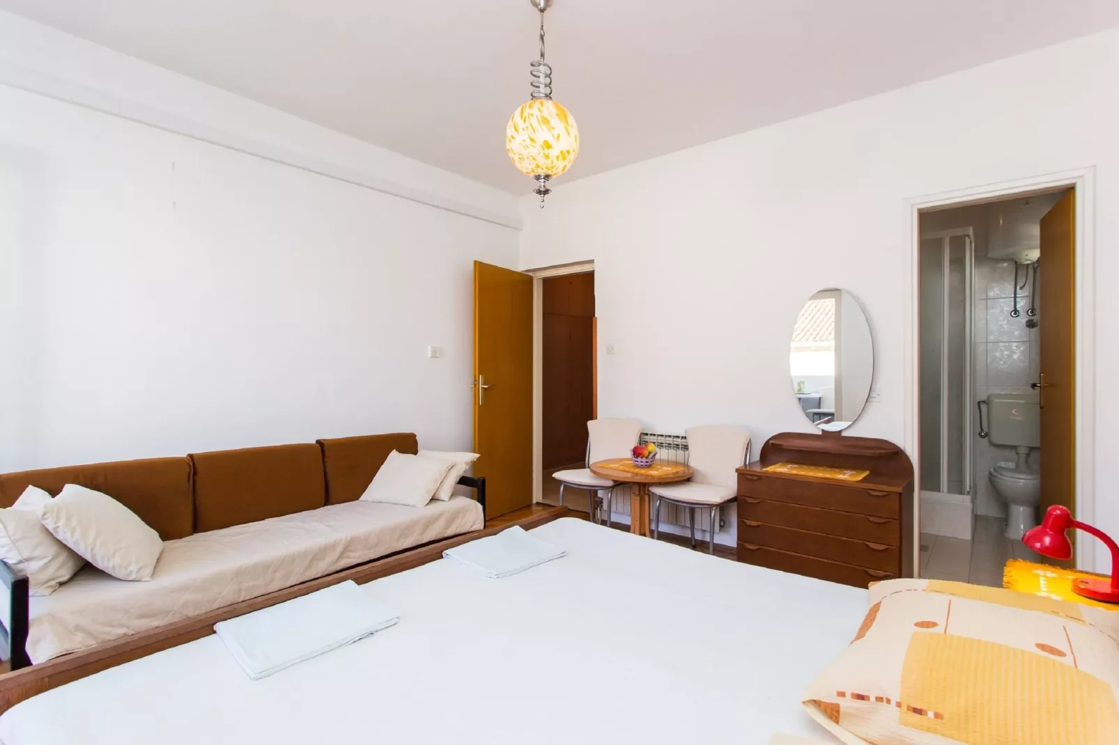 Guest House Ljubica - Double Room with Private Bathroom-2-Slaapkamer