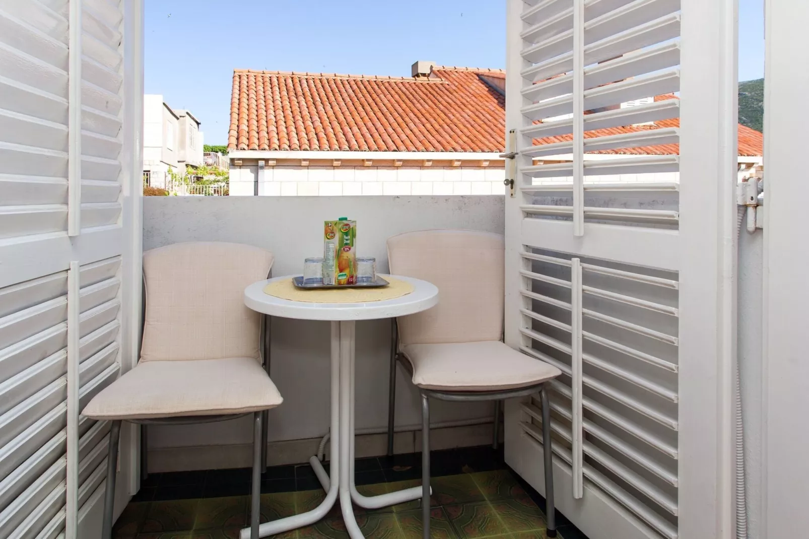 Guest House Ljubica - Double Room with Private Bathroom-2-Terrasbalkon