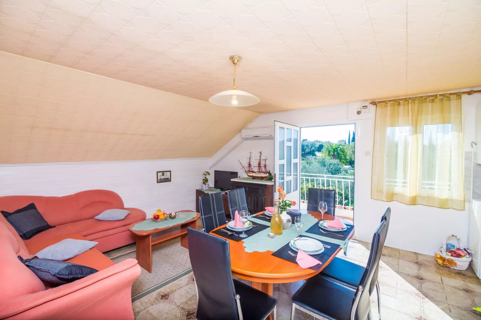 Apartment Desin - Three Bedroom Apartment with Terrace and Garden View-Binnen