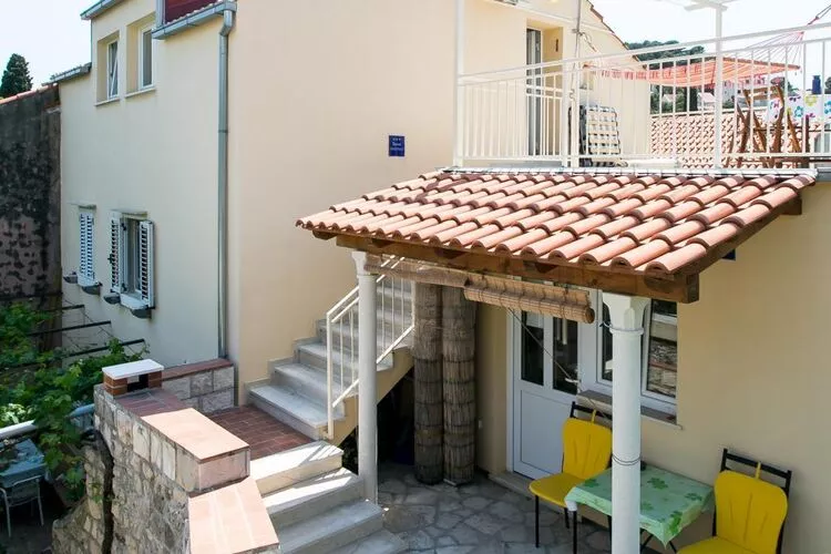 Guest House Zaton - Zaton Veliki - One-Bedroom Apartment with Terrace and Sea View - Gomila 12a