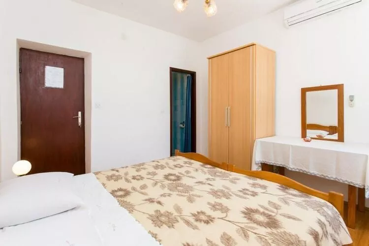 Guest House Simunovic - Double Room No2-Binnen