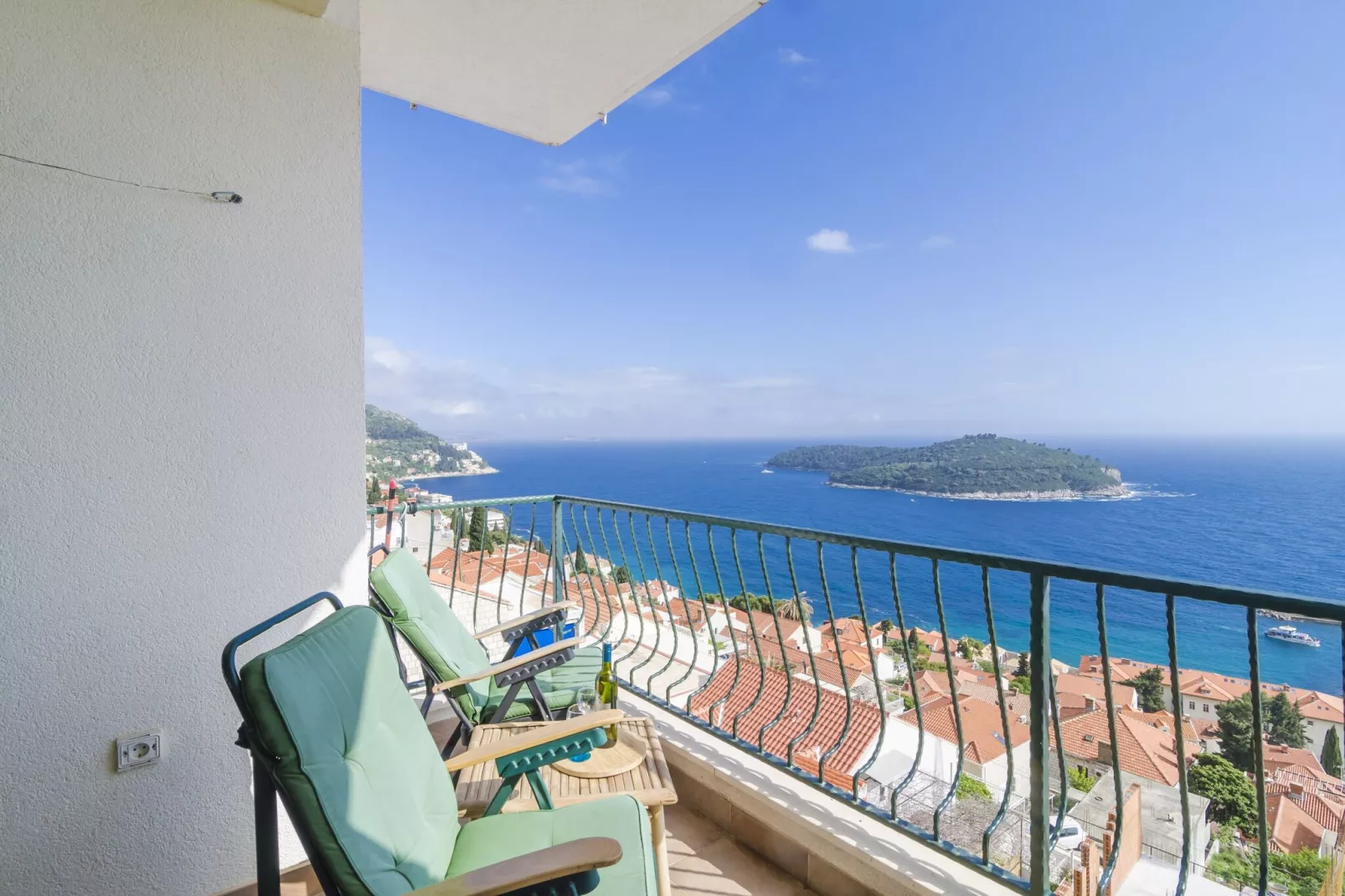 Ploce Apartments- Two-Bedroom Apartment with Terrace and Sea View - Frana Cale 24 Street-Terrasbalkon