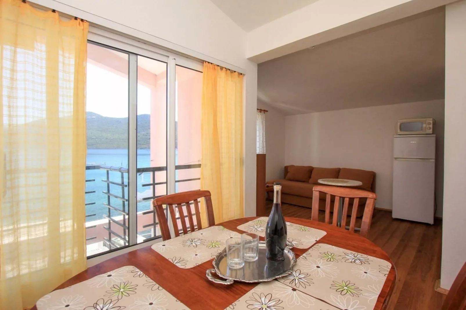 Apartments Ereš Zuronja-One-Bedroom Apartment with Sea View 2