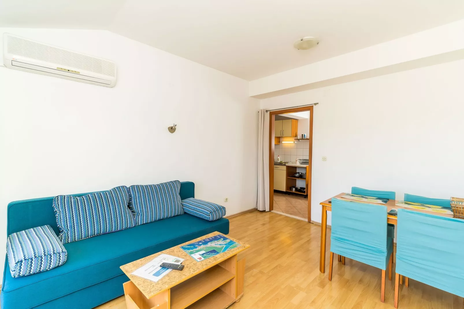 Apartments Princ Hrvoje- One-Bedroom Apartment with Balcony- 1