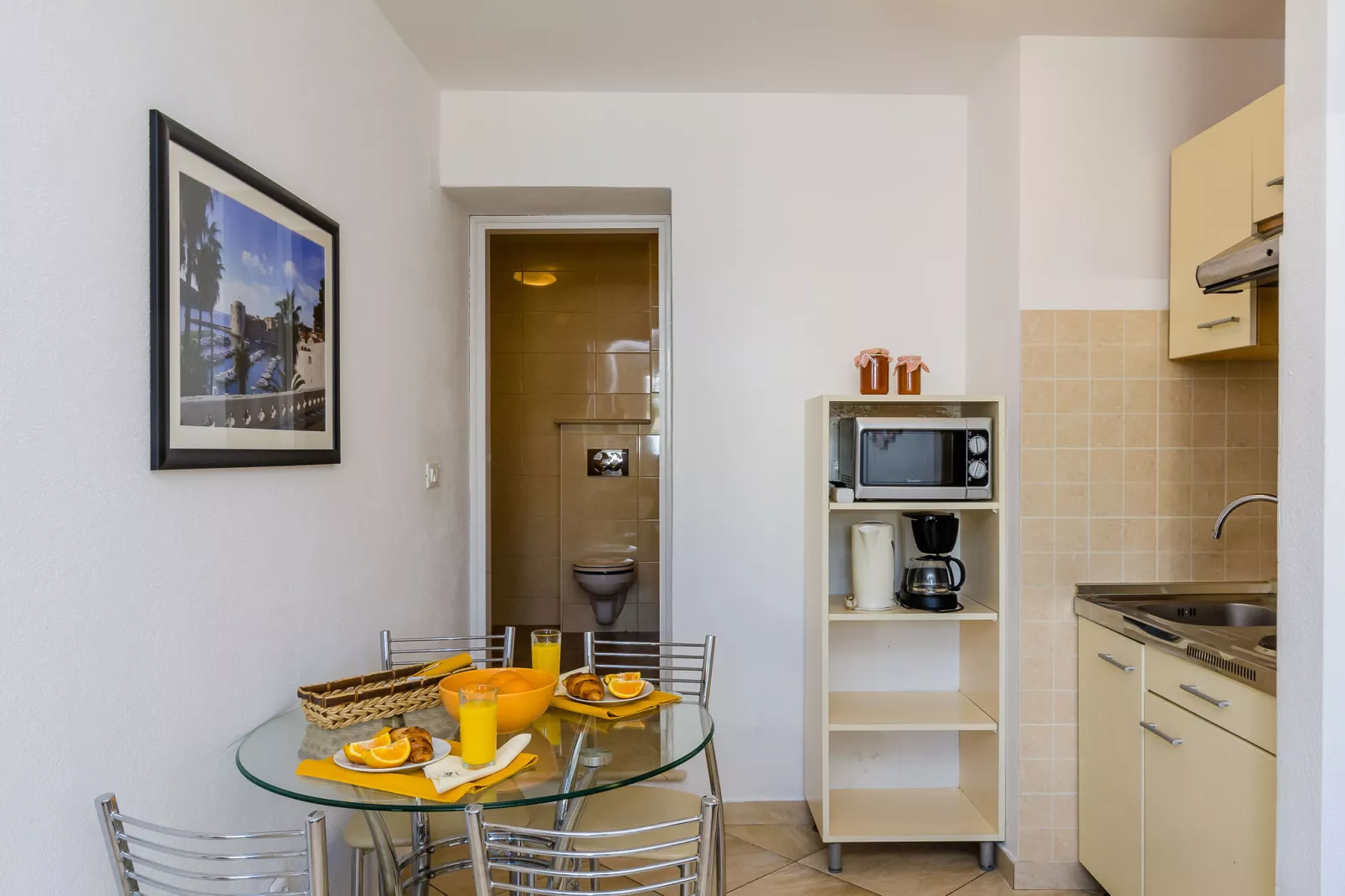 Orka Apartments - One-Bedroom Apartment (3 Adults + 1 Child)-Keuken