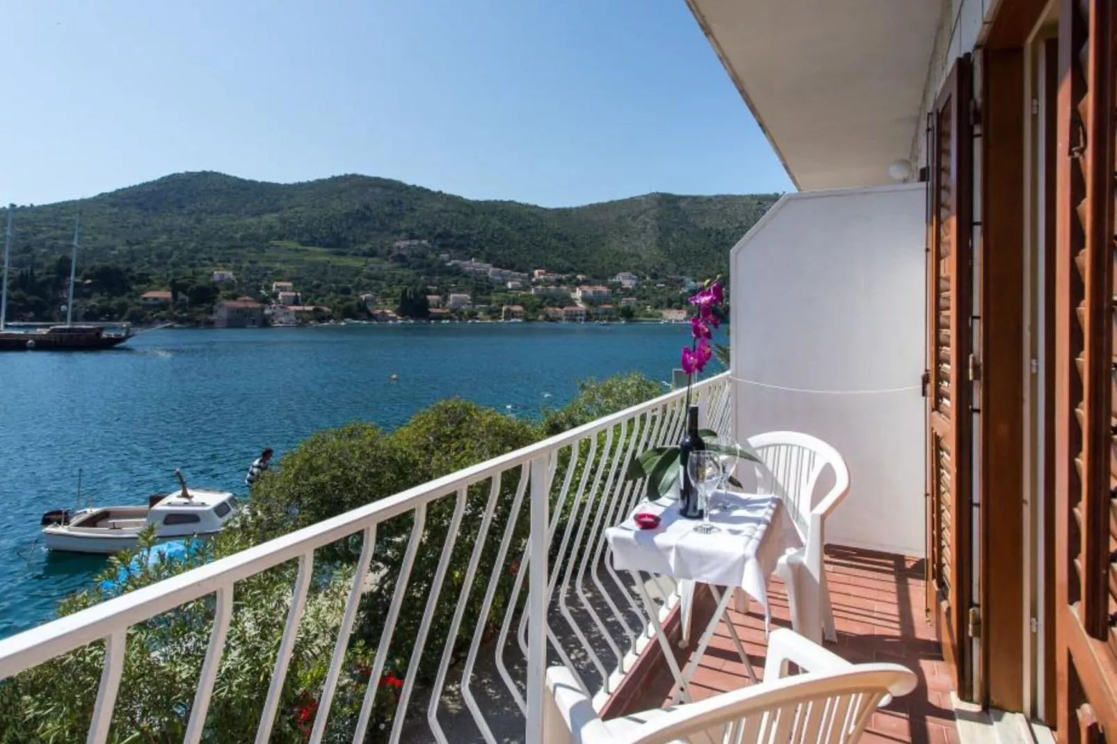 Villa Malfi - Double Room with Sea View (S1)-Terrasbalkon