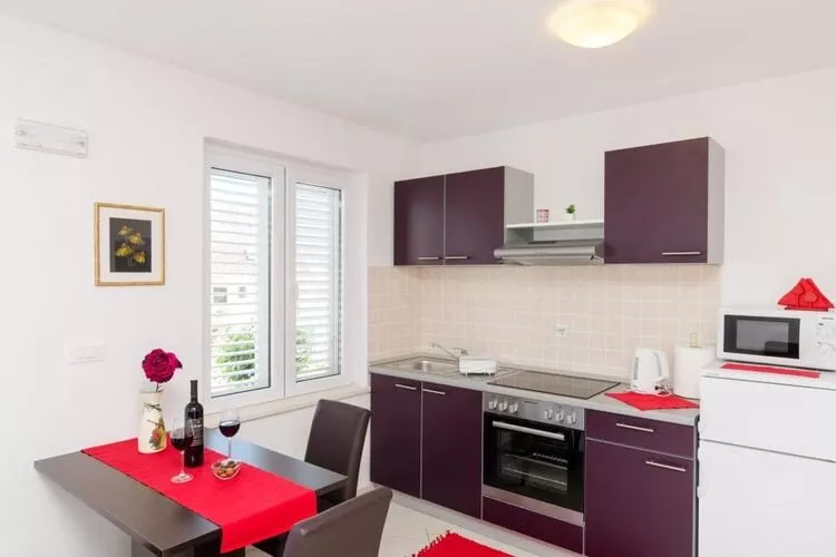 Apartments Ira -  Comfort Studio with Terrace (3 Adults)-Keuken