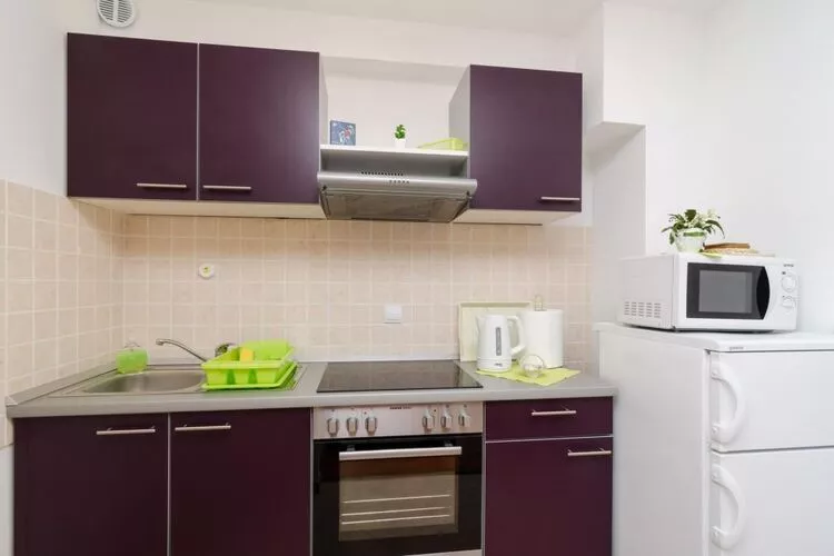 Apartments Ira  - Studio with Terrace (3 Adults)-Keuken