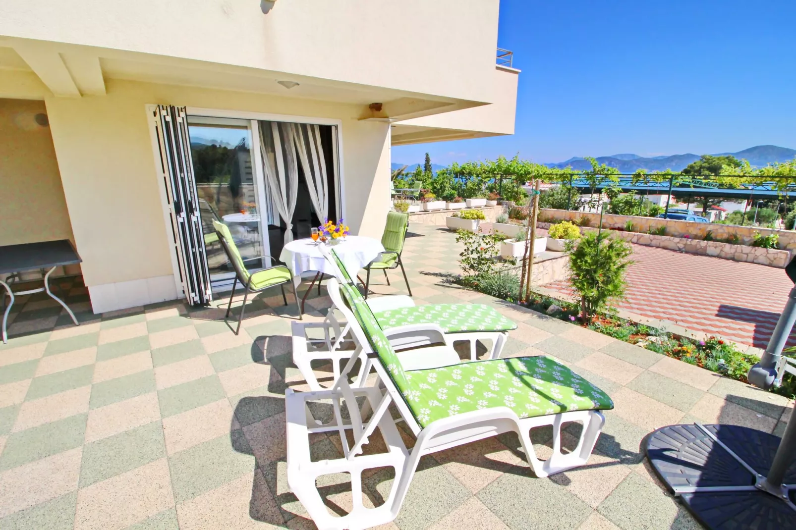 Apartments Gusti - One Bedroom Apartment with Terrace and Sea View