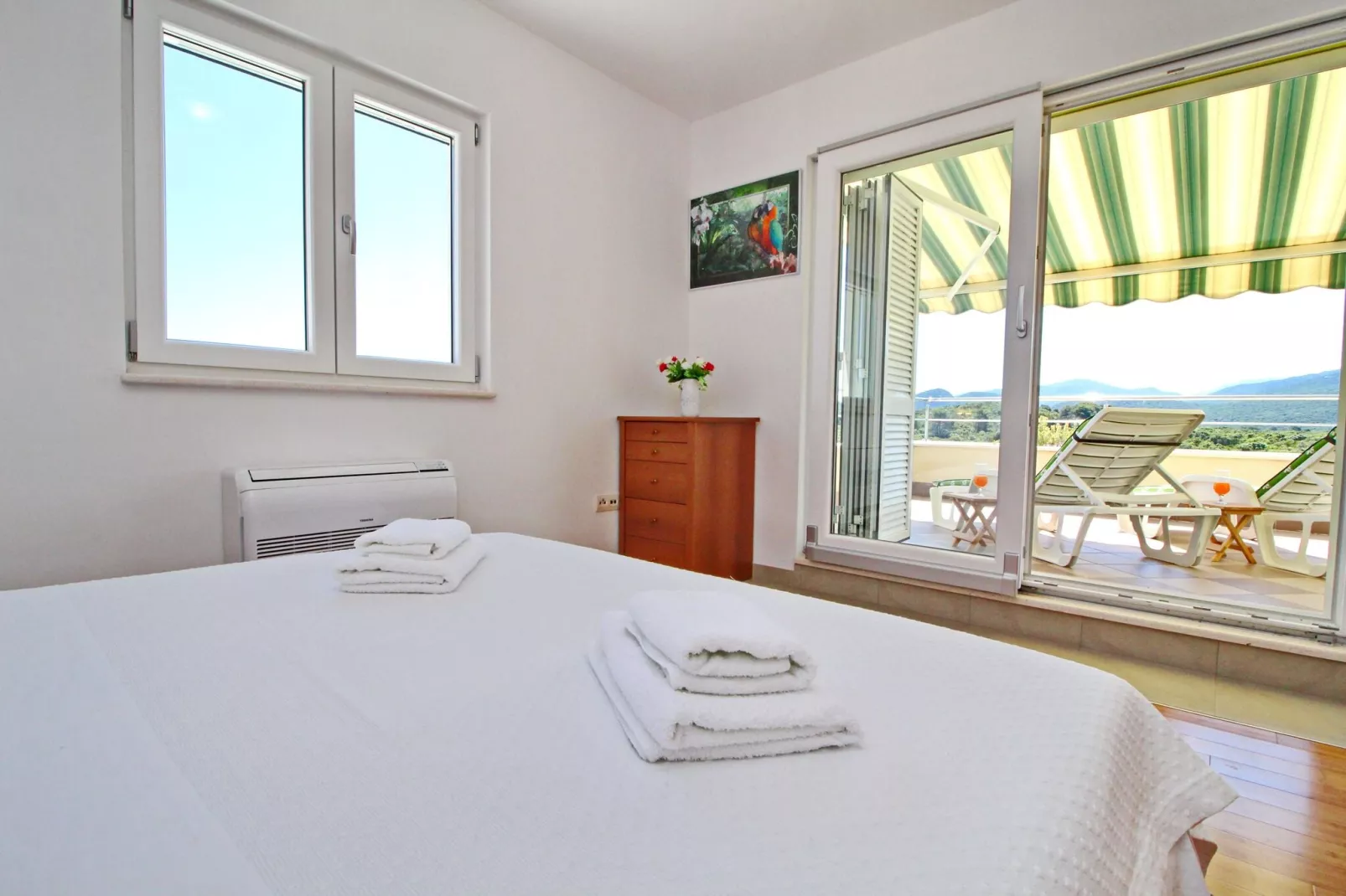 Apartments Gusti - Two-Bedroom Apartment with Balcony and Sea View-Slaapkamer