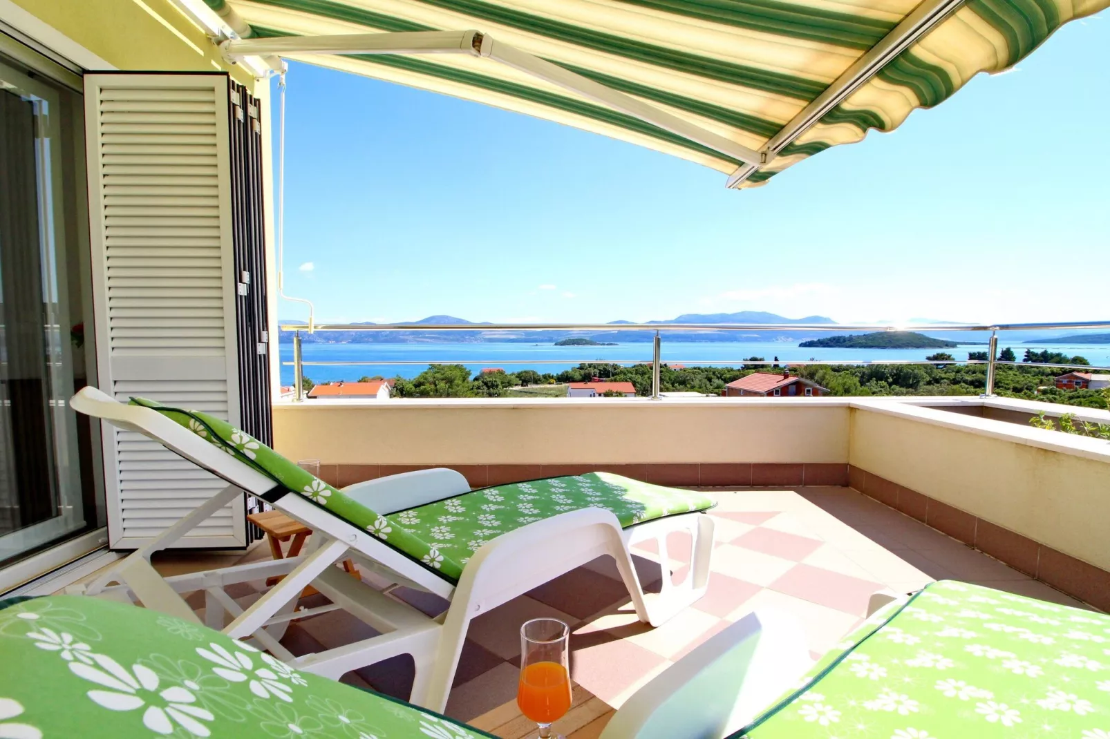 Apartments Gusti - Two-Bedroom Apartment with Balcony and Sea View-Terrasbalkon