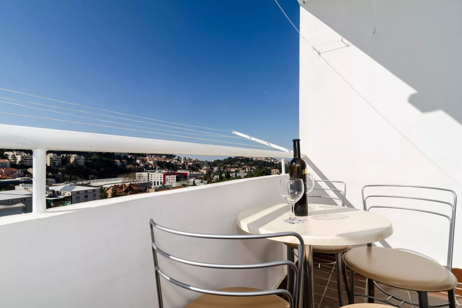 Apartment Iva 31 - Two-Bedroom Apartment with Balcony and City View-Terrasbalkon