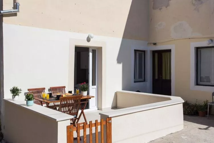 Apartment Maricol - One Bedroom Apartment with Terrace-Terras