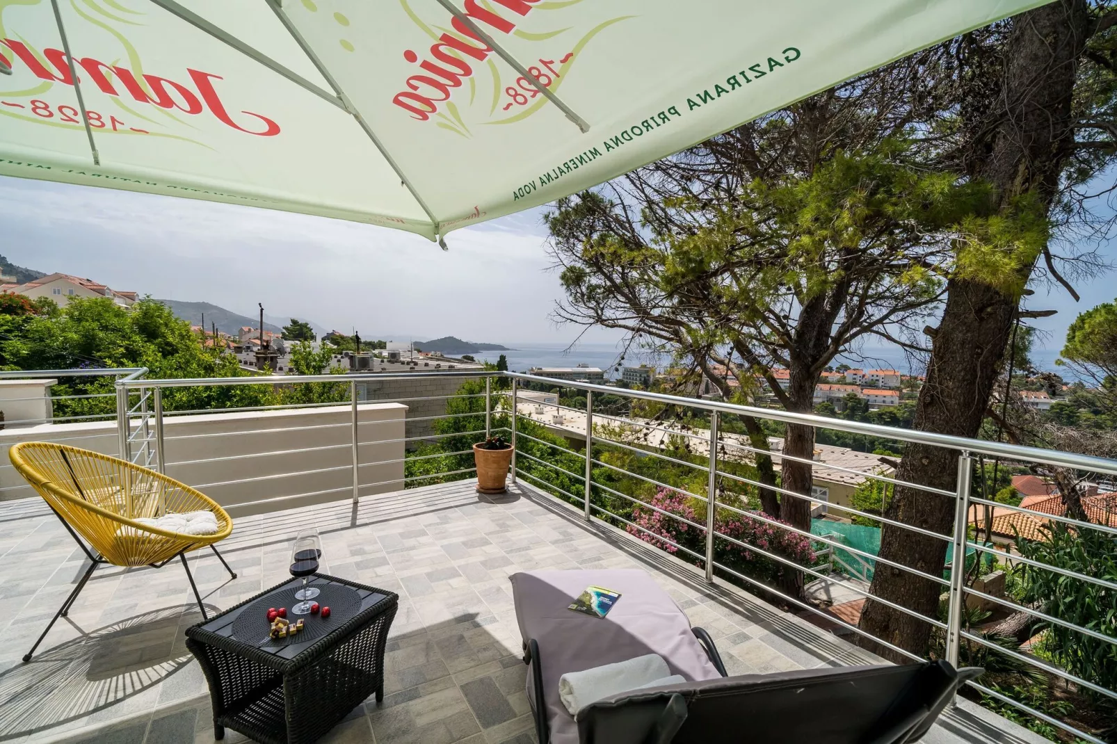 Apartment Eulalija- One-Bedroom Apartment with Terrace and Sea View-Buitenlucht