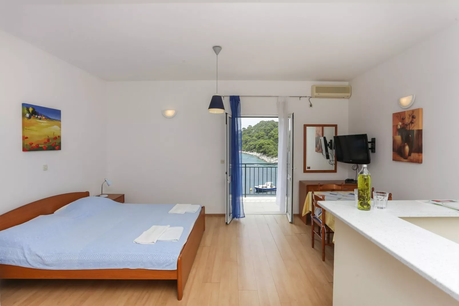 Apartments Posta - Studio with Balcony and Sea View - Apartman 2-Binnen