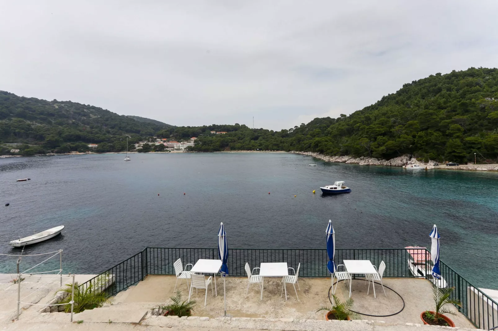 Apartments Posta - One-Bedroom Apartment with Terrace and Sea View - Apartman 5-Terras