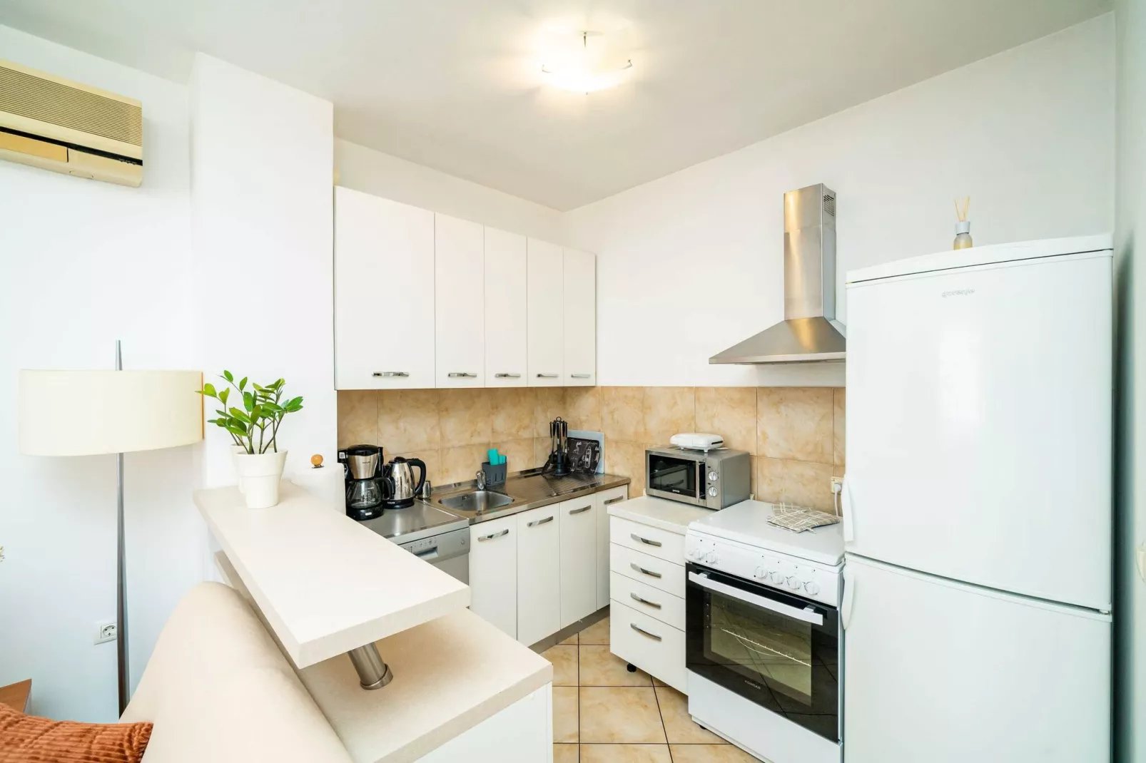 Down Town Apartments - One Bedroom Apartment with Balcony-Keuken