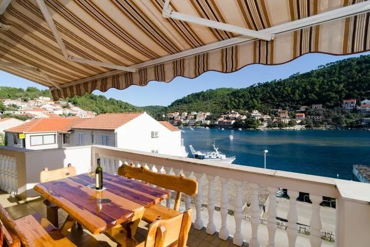 Apartments Kuzma - Four-Bedroom Apartment with Terrace and Sea View-Terras