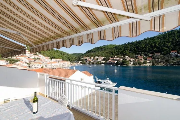 Apartments Kuzma- Two-Bedroom Apartment with Balcony and Sea View