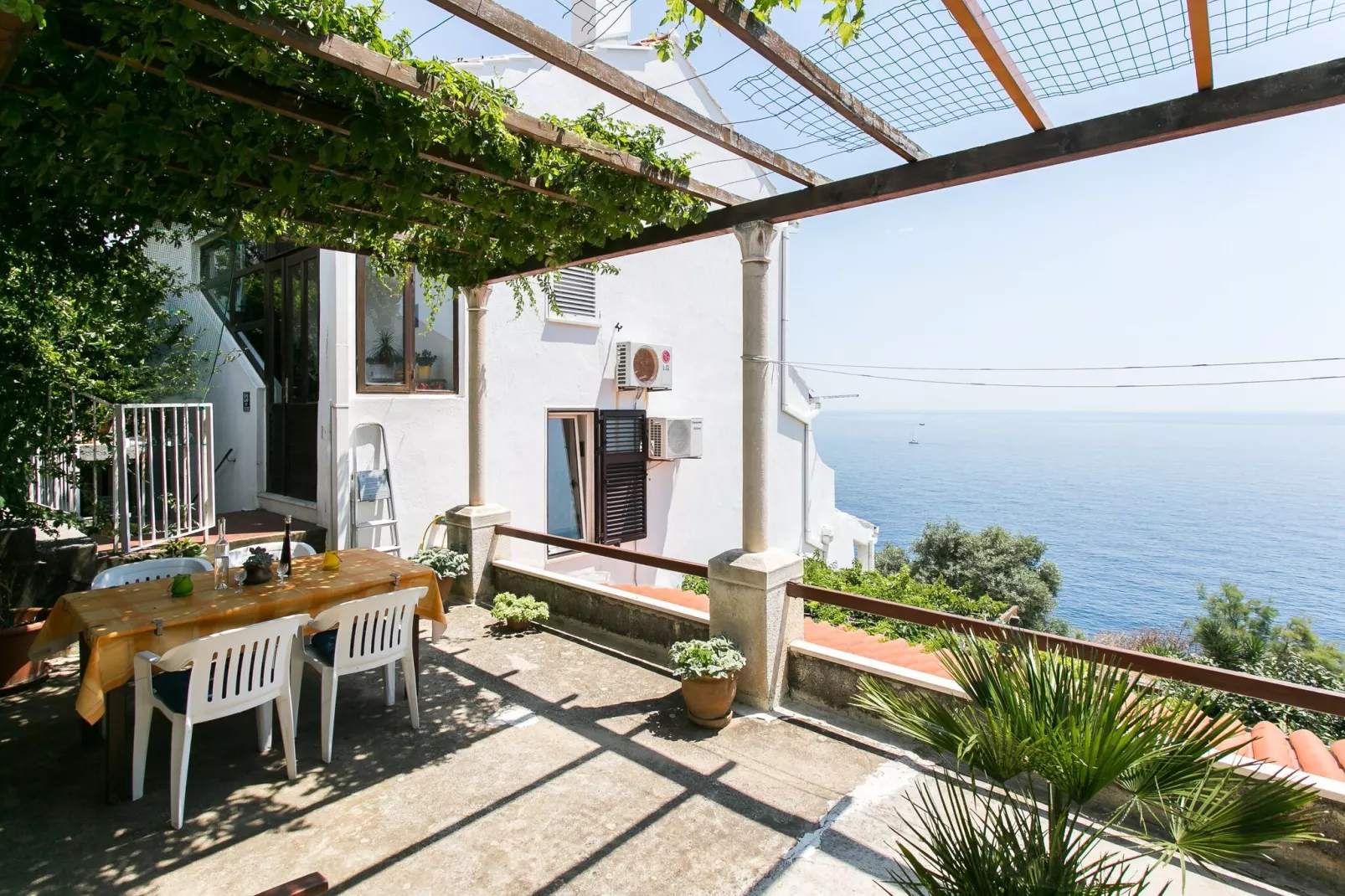 Apartment Gigi - Two Bedroom Apartment with Terrace and Sea View