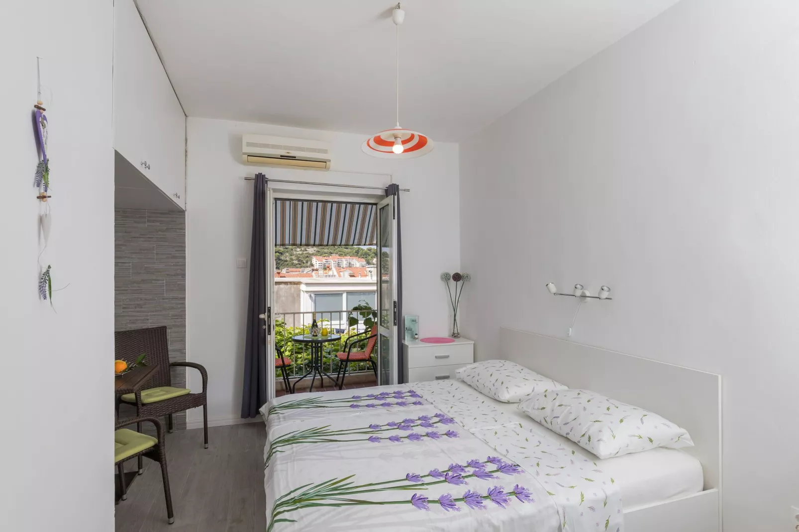 Guest House Bradas-Double Room with Shared Bathroom No3