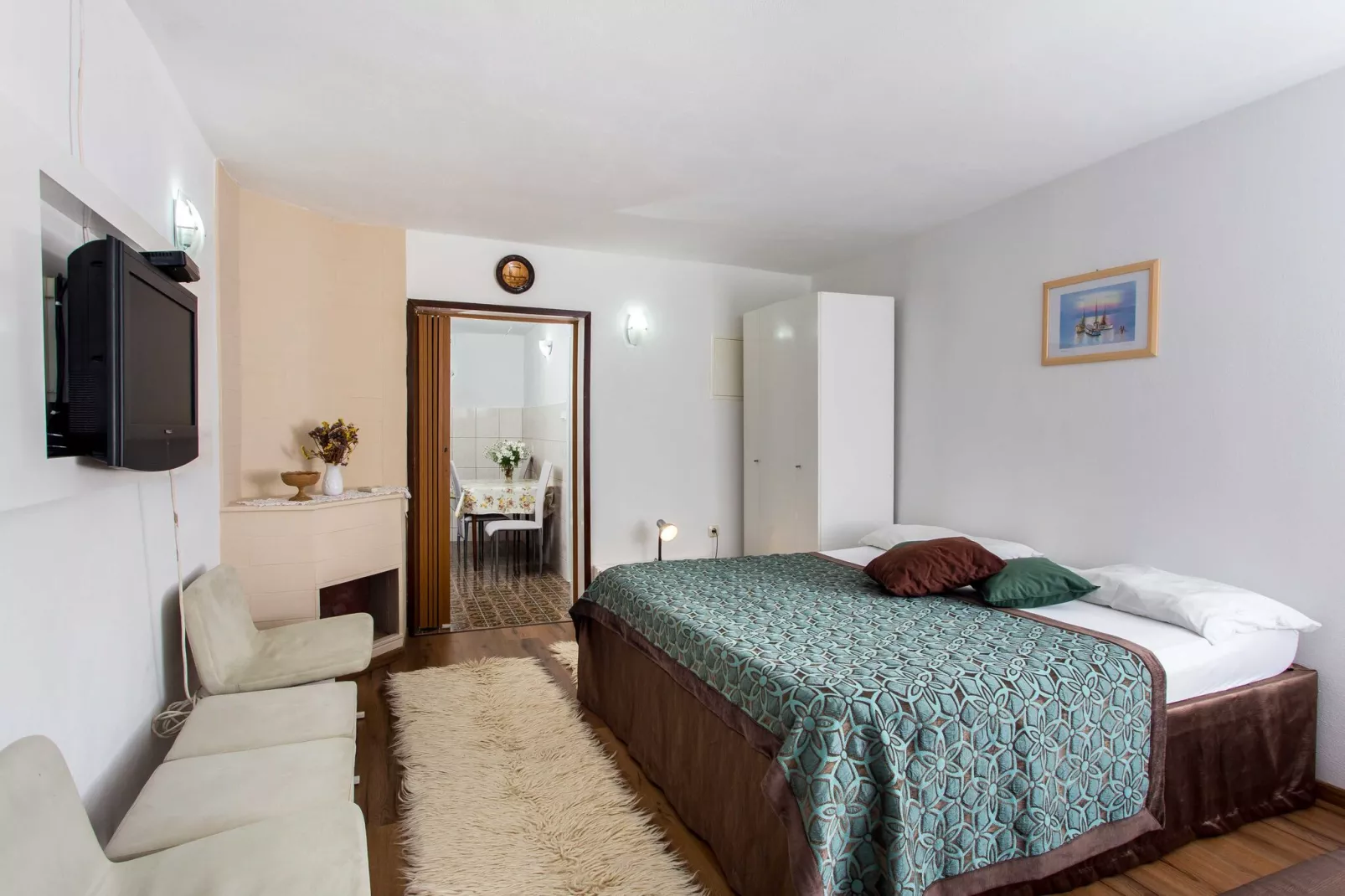 Apartments Djurkovic - Deluxe One-Bedroom Apartment with Balcony and Garden View-Slaapkamer