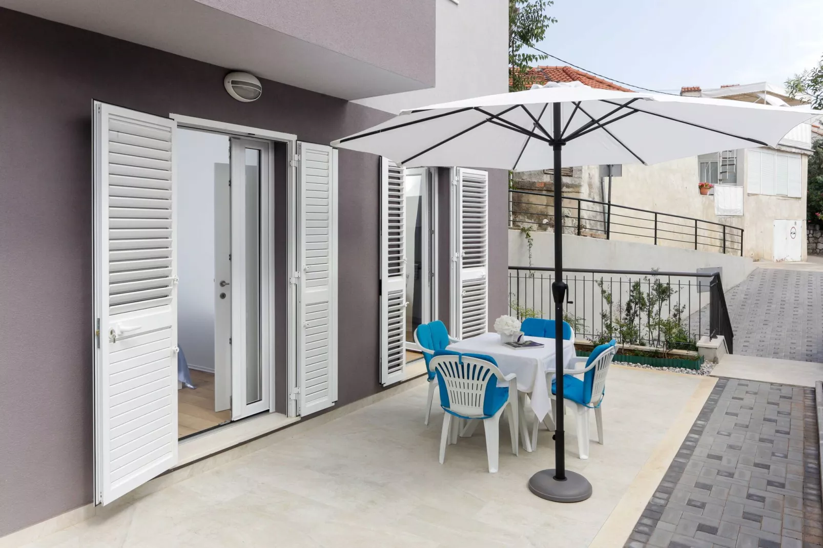 Apartments Villa Karmen - Comfort One-Bedroom Apartment with Terrace (Marine)-Terras