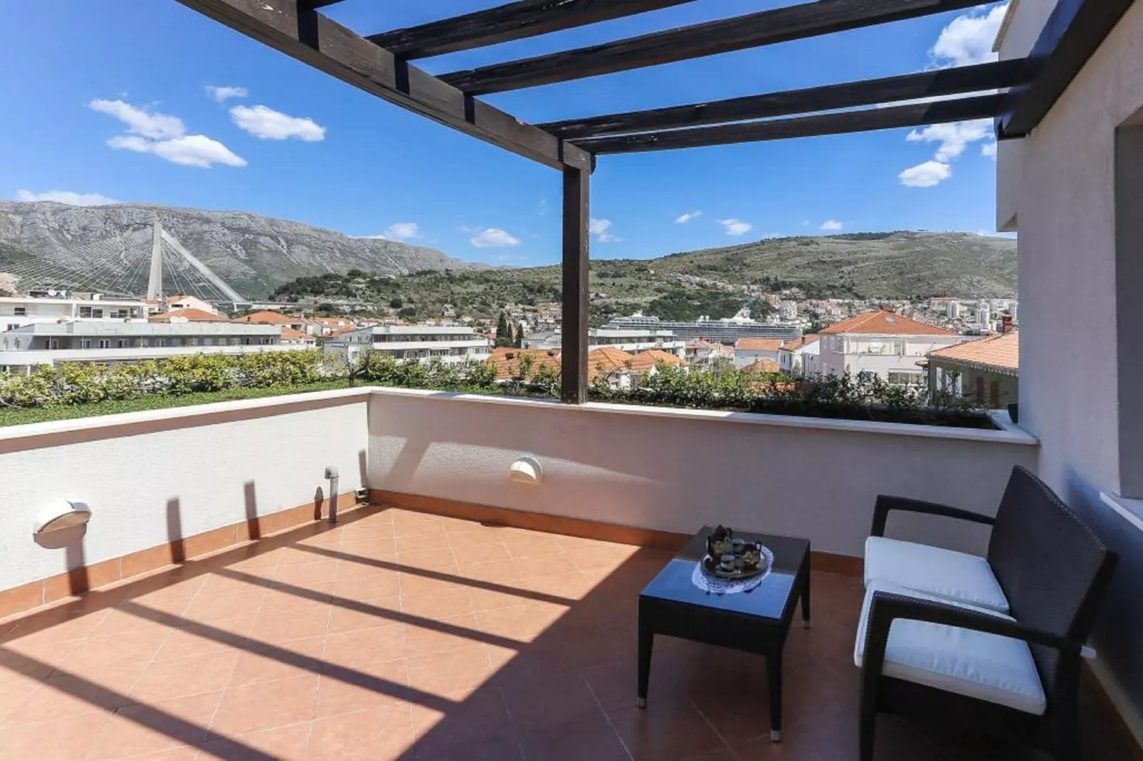 Apartment Alma - Two Bedroom Apartment with Terrace and Sea View-Terras