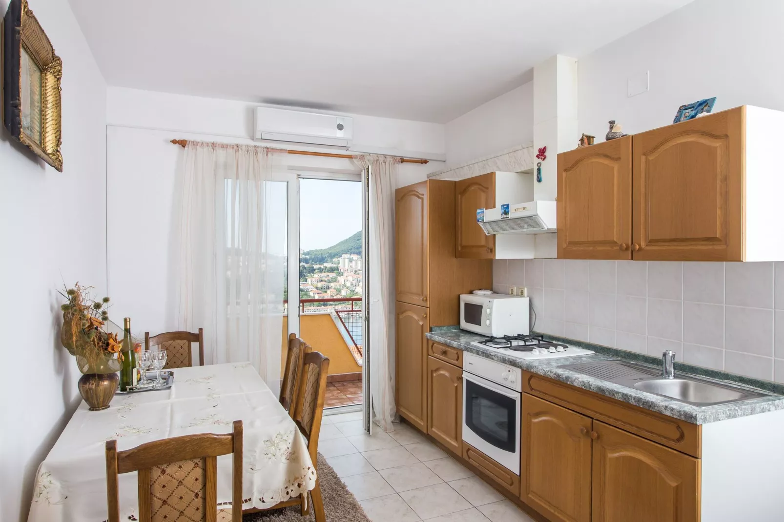 Apartment Marisol - One Bedroom Apartment with Balcony and Sea View-Keuken