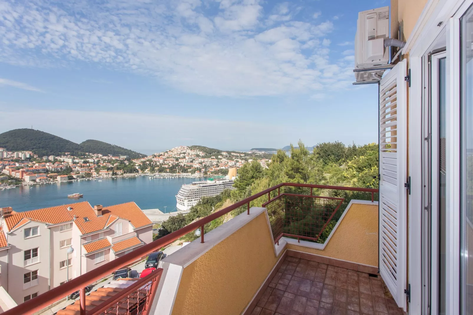 Apartment Marisol - One Bedroom Apartment with Balcony and Sea View-Terrasbalkon