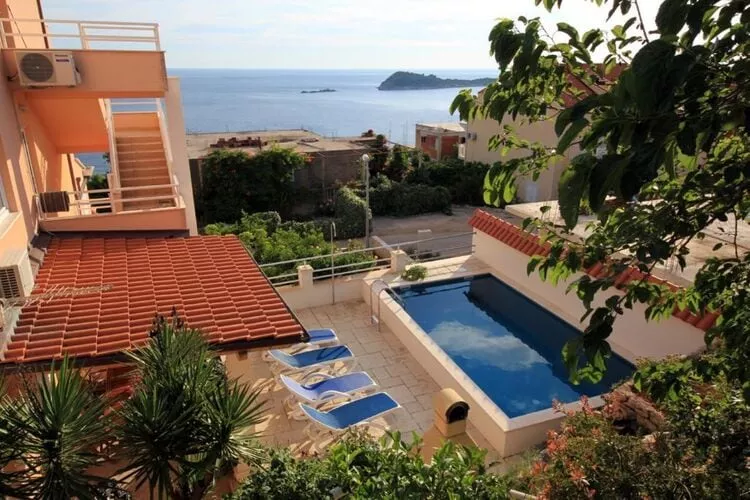 Apartment Ana - Four Bedroom Apartment with Terrace, Sea View and Private Pool-Zwembad