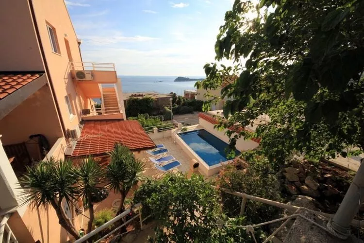 Apartment Ana - Four Bedroom Apartment with Terrace, Sea View and Private Pool