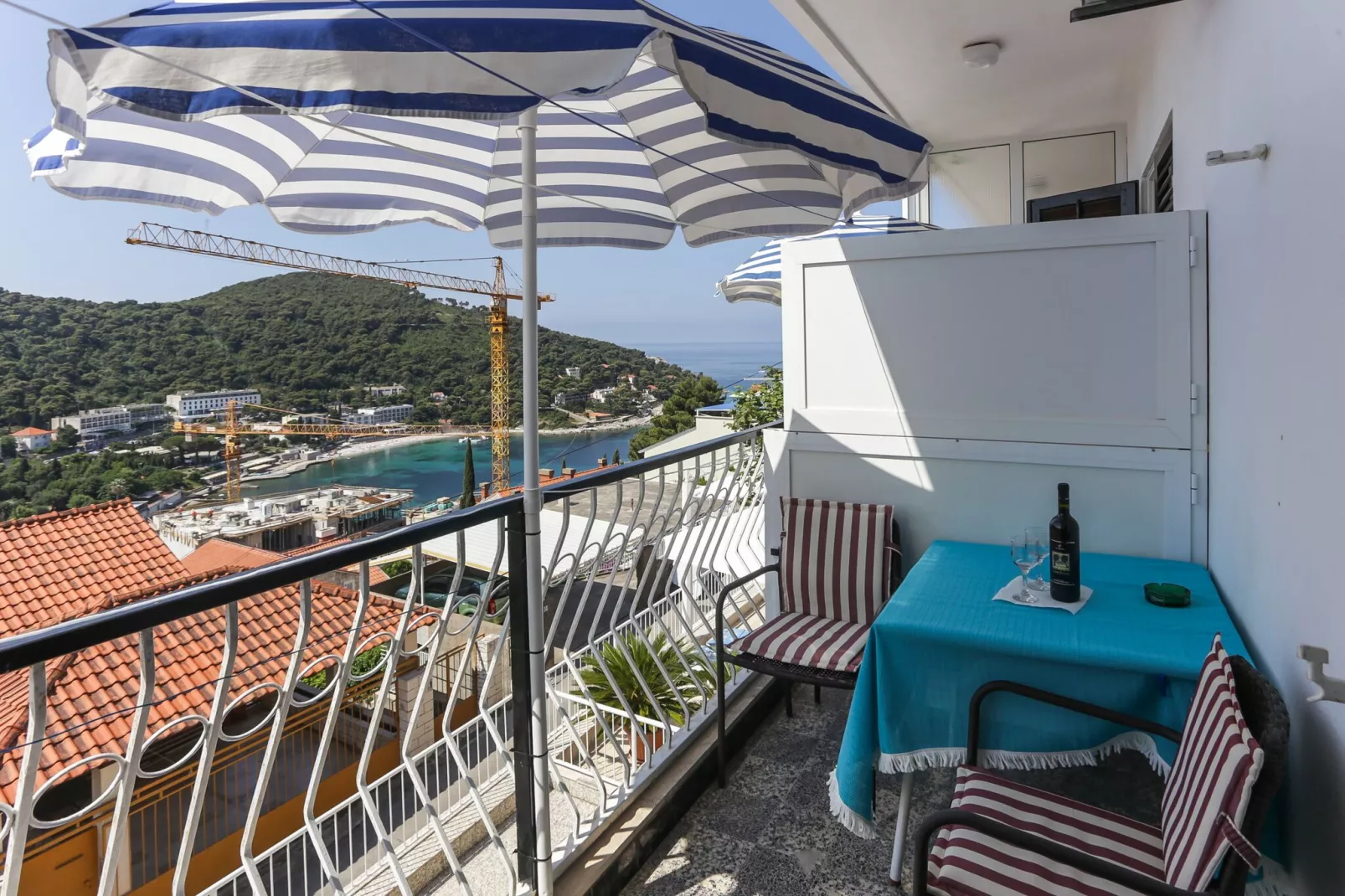 Lapad View Apartments - Studio Apartment with Balcony and Sea View-Buitenlucht