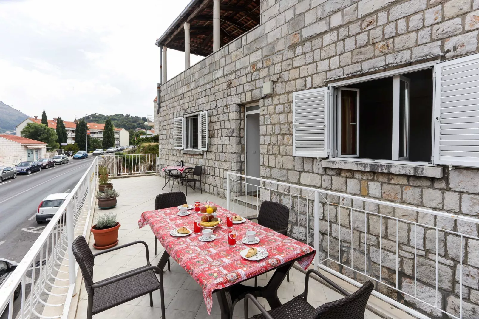 Apartments Sisic - Two Bedroom Apartment with Terrace-Buitenlucht