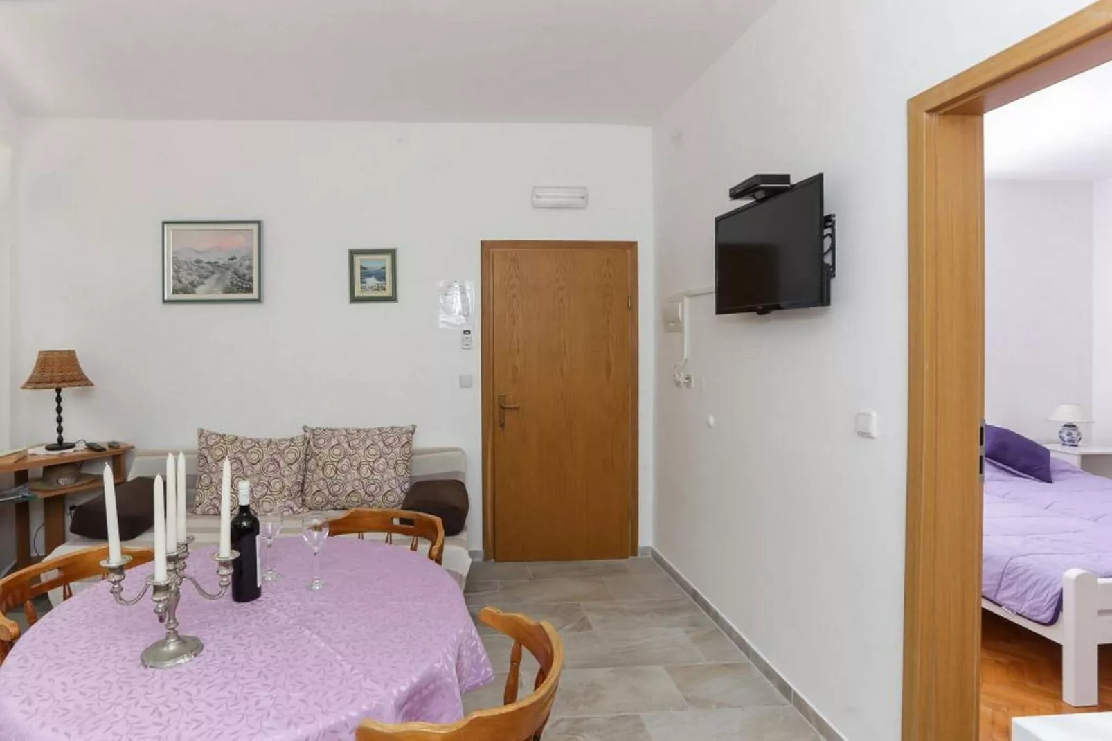 Apartments Sisic - One Bedroom Apartment with Terrace-Slaapkamer