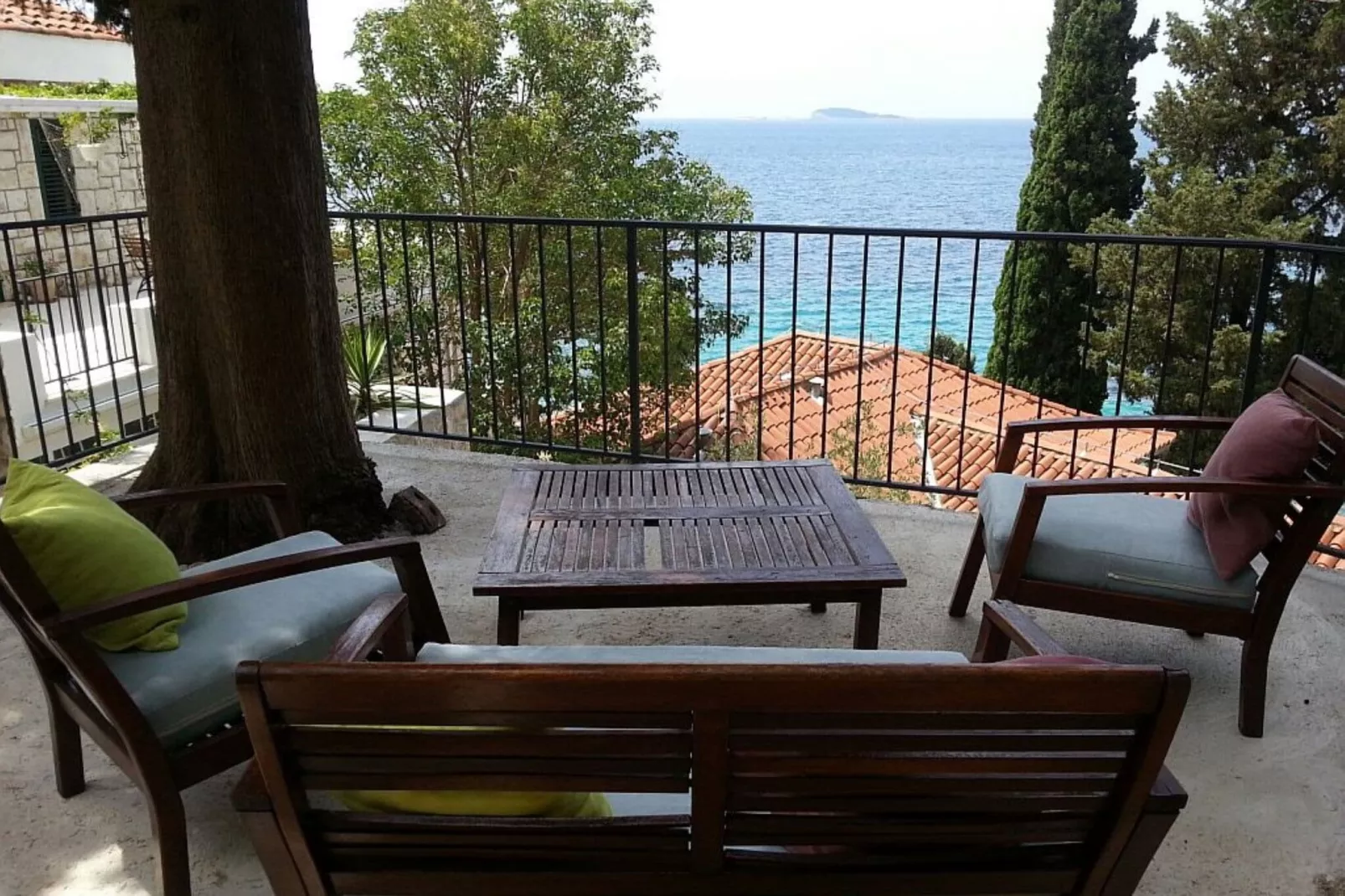 Villa Mirjana - One Bedroom Apartment with Terrace and Side Sea View (Taverna)